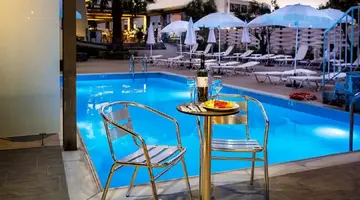 Pollis Hotel