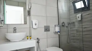 Pollis Hotel