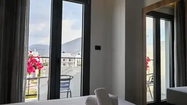 Pollis Hotel
