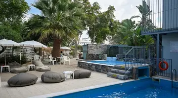 Pollis Hotel