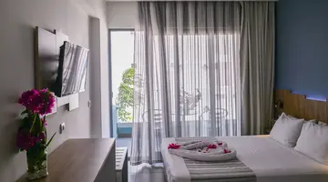 Pollis Hotel