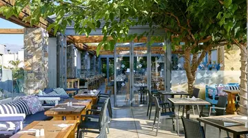 POLLIS HOTEL