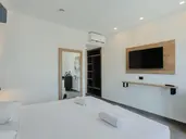 Pollis Hotel