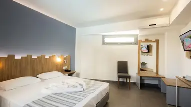 Pollis Hotel