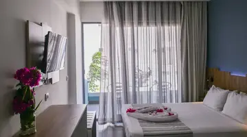 Pollis Hotel