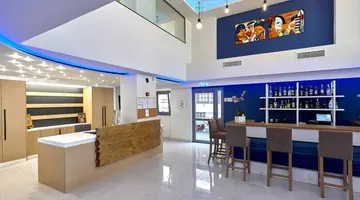 POLLIS HOTEL