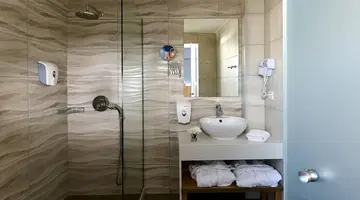 POLLIS HOTEL