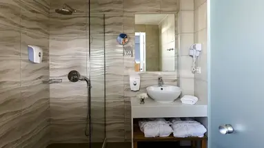 POLLIS HOTEL