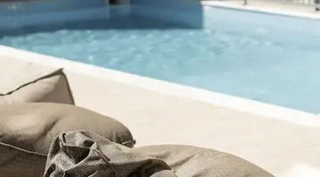 Pollis Hotel
