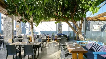 POLLIS HOTEL