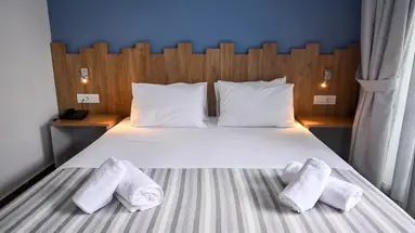 Pollis Hotel