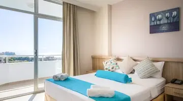 Ponz Hotel