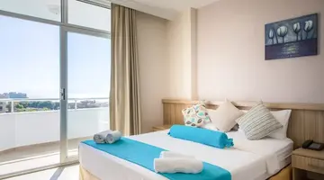 Ponz Hotel