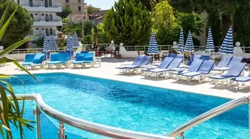 Ponz Hotel