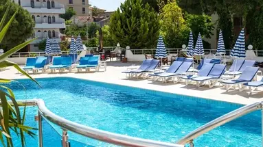 Ponz Hotel