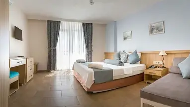 Ponz Hotel