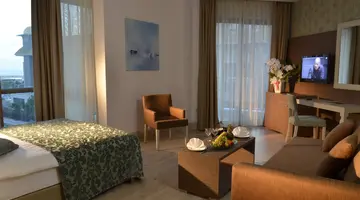 Port Side Resort