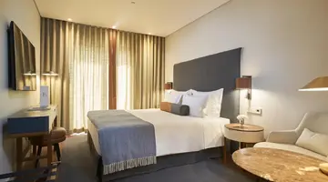 PortoBay Flores