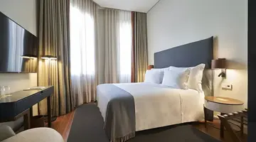 PortoBay Flores