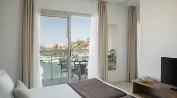 Portodrach Aparthotel & Suites