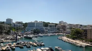 Portodrach Aparthotel & Suites