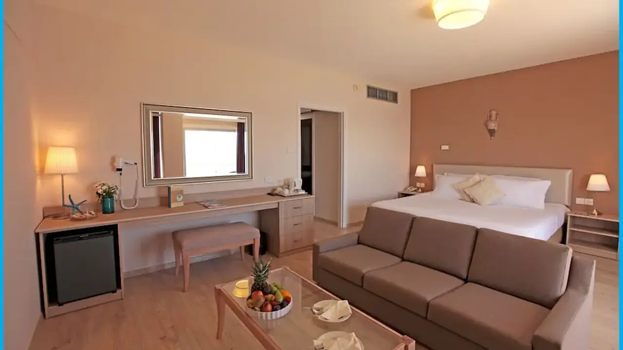 Poseidonia Beach Hotel