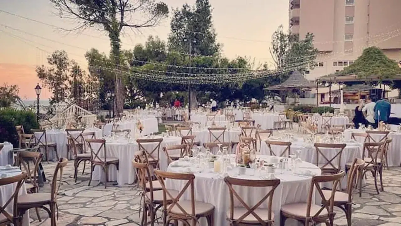 Poseidonia Beach Hotel