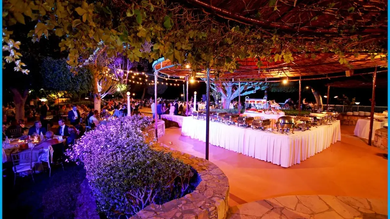 Poseidonia Beach Hotel
