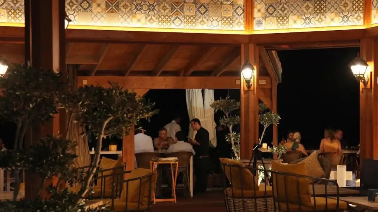 Poseidonia Beach Hotel