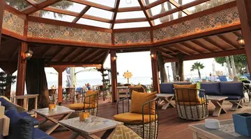 Poseidonia Beach Hotel