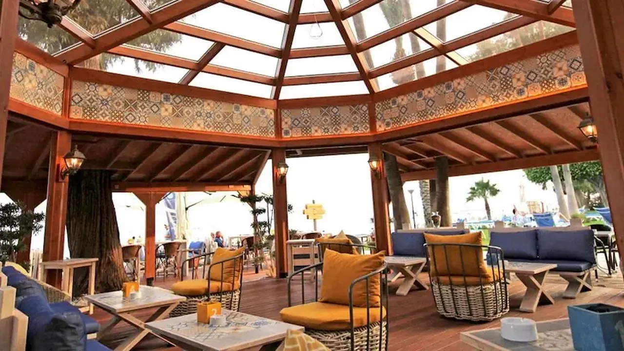 Poseidonia Beach Hotel