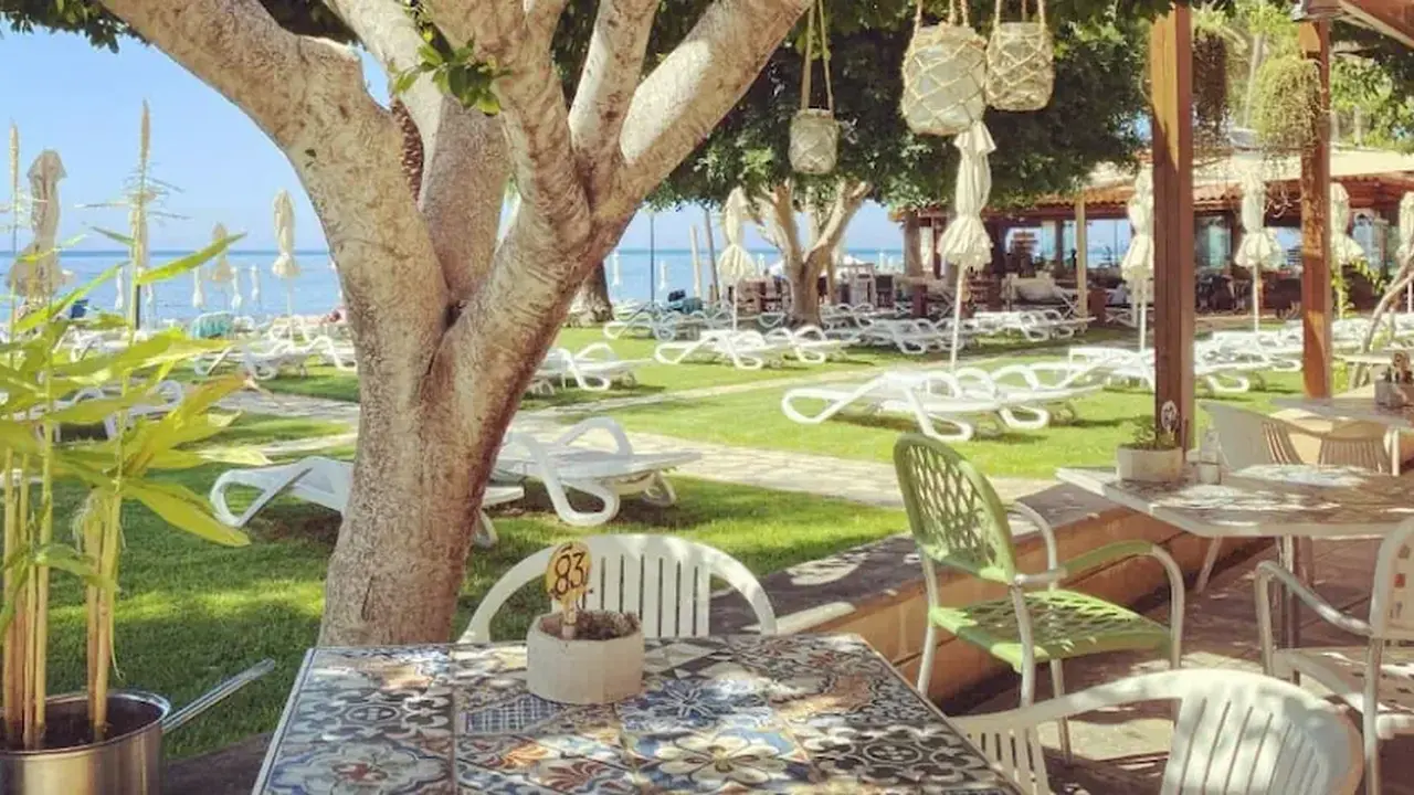 Poseidonia Beach Hotel
