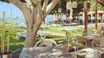 Poseidonia Beach Hotel
