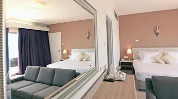 Poseidonia Beach Hotel
