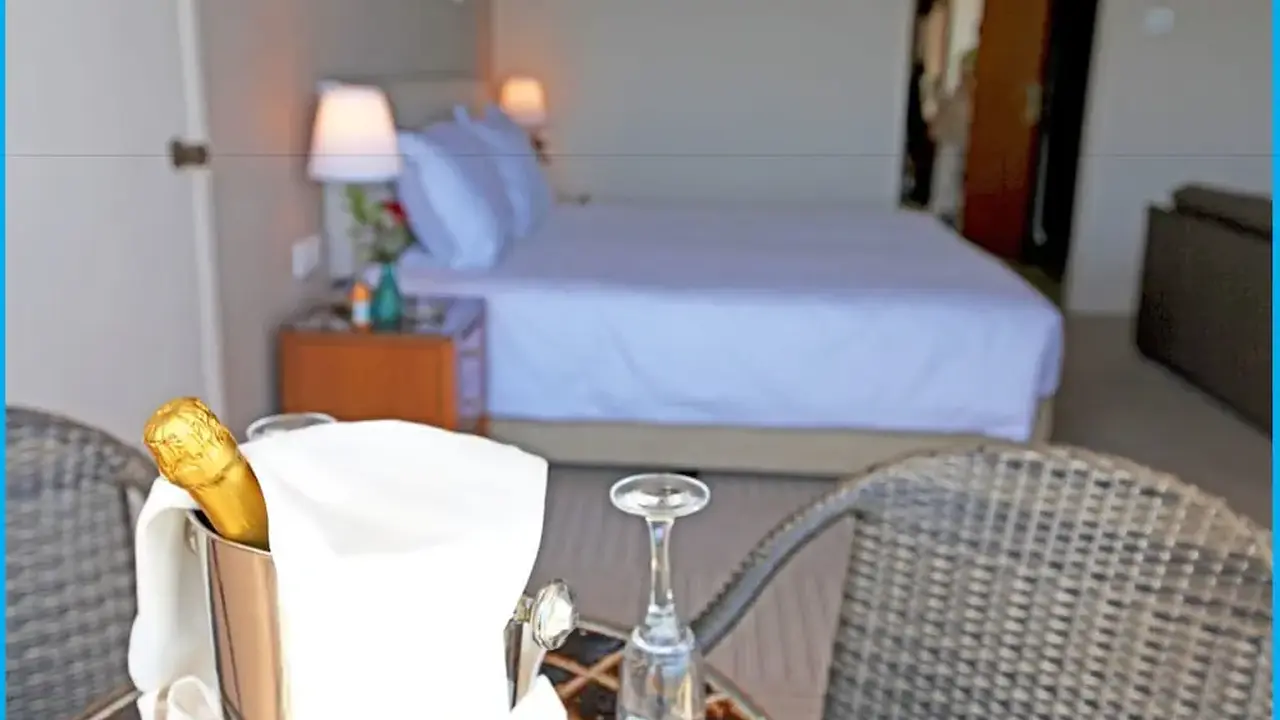 Poseidonia Beach Hotel