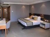 POSH CLUB BY SUNRISE GRAND SELECT DIAMOND BEACH RESORT