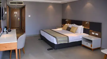 POSH CLUB BY SUNRISE GRAND SELECT DIAMOND BEACH RESORT