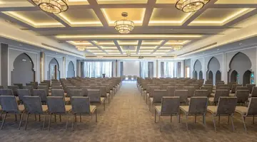 POSH CLUB BY SUNRISE GRAND SELECT DIAMOND BEACH RESORT