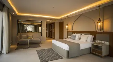 POSH CLUB BY SUNRISE GRAND SELECT DIAMOND BEACH RESORT