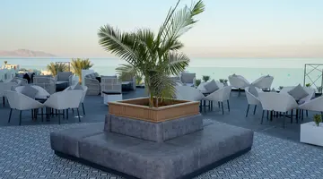 POSH CLUB BY SUNRISE GRAND SELECT DIAMOND BEACH RESORT