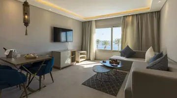 POSH CLUB BY SUNRISE GRAND SELECT DIAMOND BEACH RESORT
