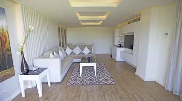 POSH CLUB BY SUNRISE GRAND SELECT MONTEMARE RESORT