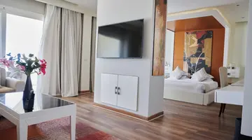 POSH CLUB BY SUNRISE GRAND SELECT MONTEMARE RESORT