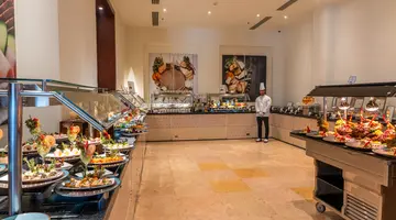 POSH CLUB BY SUNRISE GRAND SELECT MONTEMARE RESORT