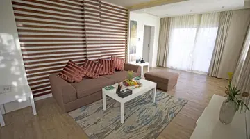 POSH CLUB BY SUNRISE GRAND SELECT MONTEMARE RESORT