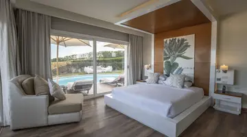 POSH CLUB BY SUNRISE GRAND SELECT MONTEMARE RESORT