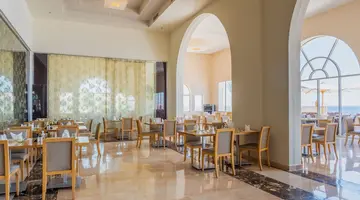 POSH CLUB BY SUNRISE GRAND SELECT MONTEMARE RESORT