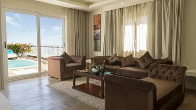 POSH CLUB BY SUNRISE GRAND SELECT MONTEMARE RESORT
