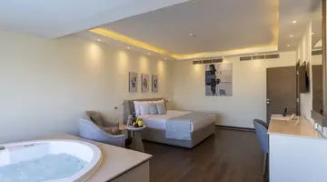 POSH CLUB BY SUNRISE GRAND SELECT MONTEMARE RESORT