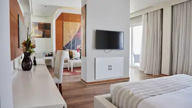 POSH CLUB BY SUNRISE GRAND SELECT MONTEMARE RESORT